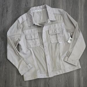 NWT Disney EPCOT L lightweight rain style jacket